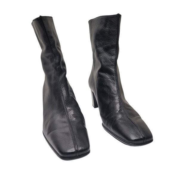 Stuart Weitzman Ankle Boot Black Leather Square Toe Center Zip Back Size 8M - Picture 5 of 9